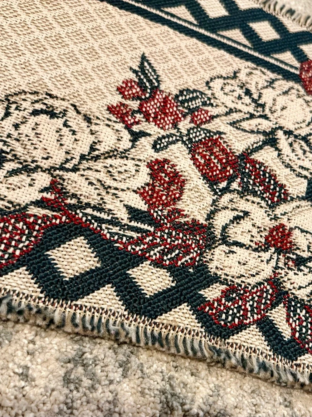 American Weaver's 90s Jacquard Table Runner Magnolia 1995